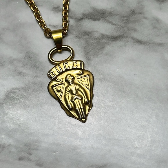 Gucci Other - GUCCI 1950s VINTAGE KNIGHT ZIPPER PULL ON UNBRANDED 18k GP STAINLESS CHAIN.